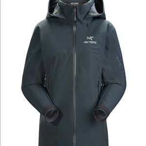 New with tags Arc’teryx Beta AR women’s jacket med